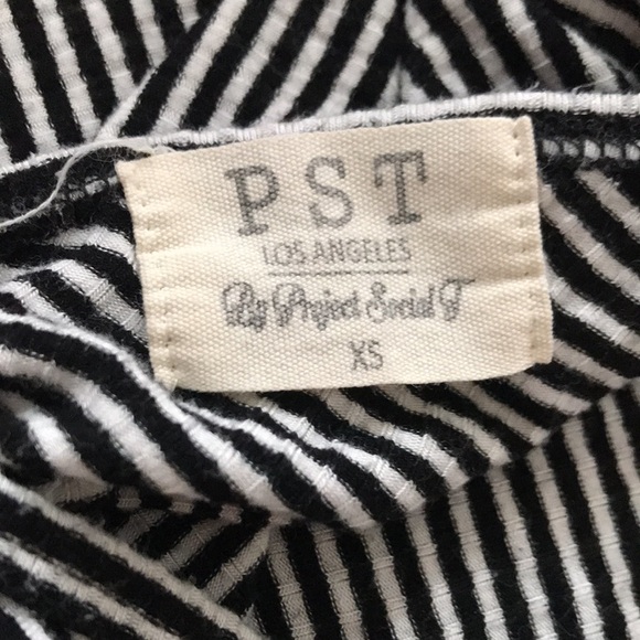 Stripy open back tee - Picture 3 of 3